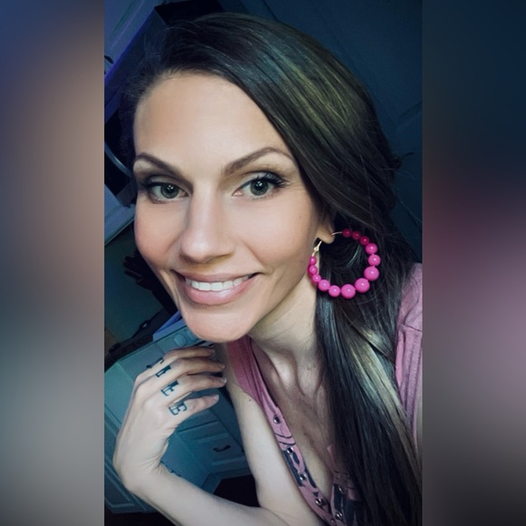 Meet your Posher, Michelle - Picture 2 of 4